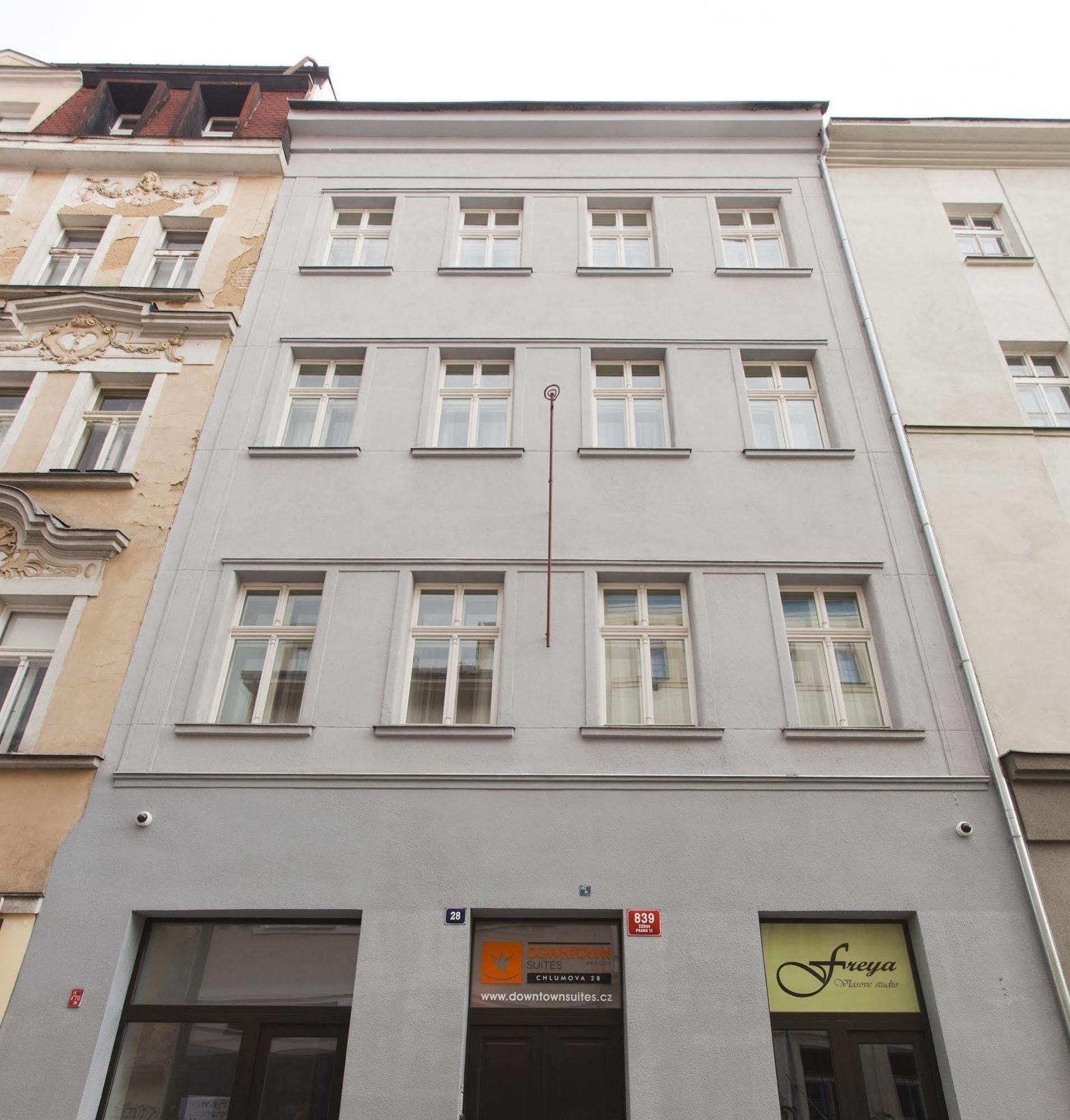 Downtown Chlumova Apartment *
