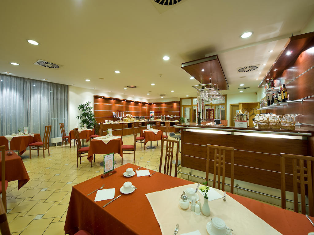 Ramada Airport Hotel
