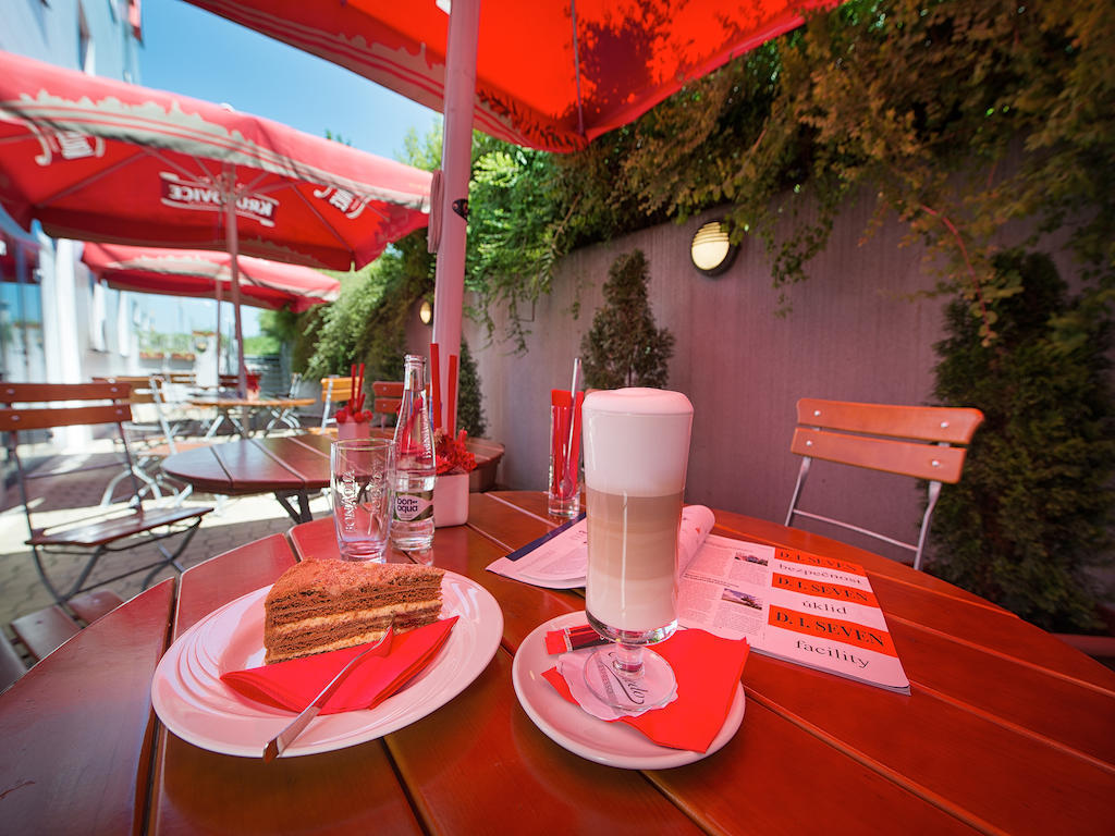 Ramada Airport 4*