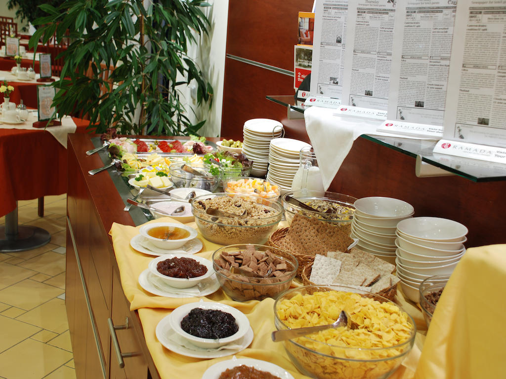 Ramada Airport 4* Prague