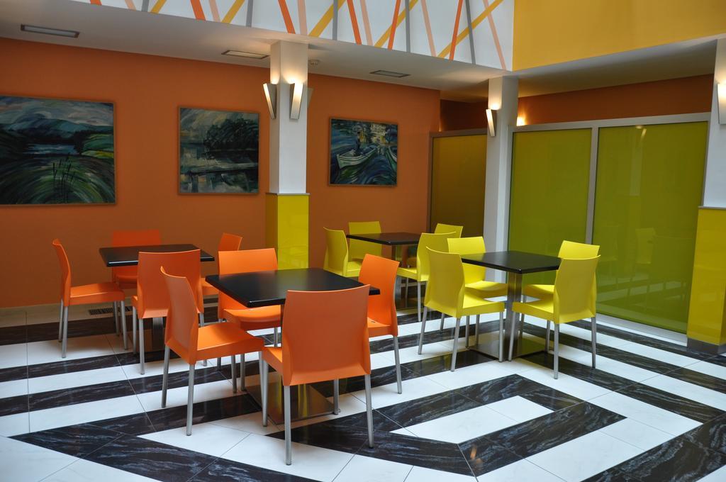 Hotell De Luxe 3*