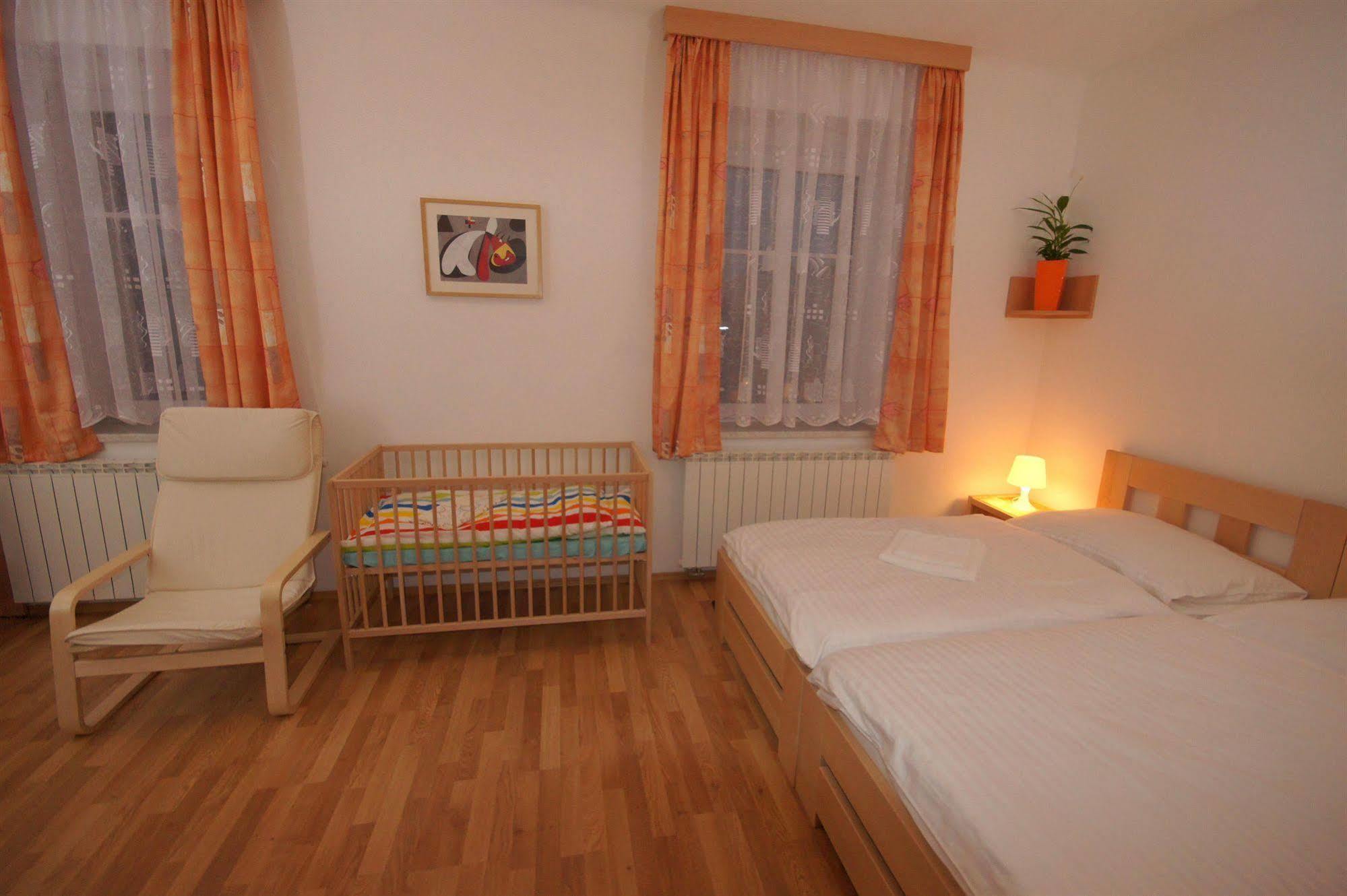 Garni Rambousek Prag