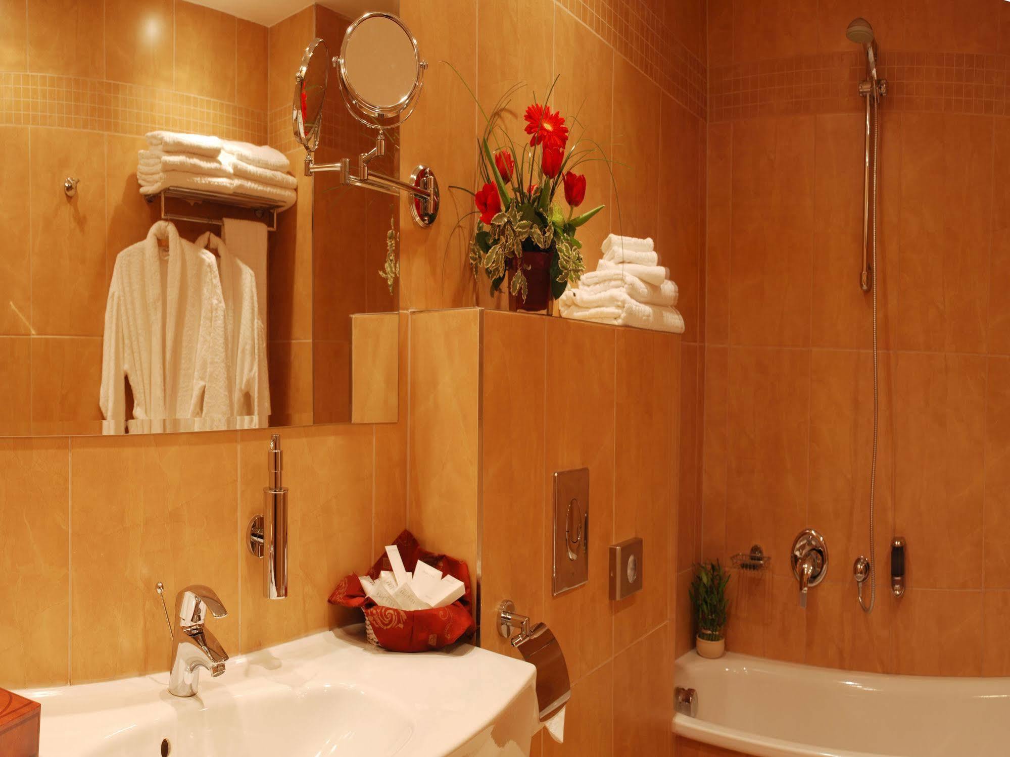 Ea Sonata Hotel 4*
