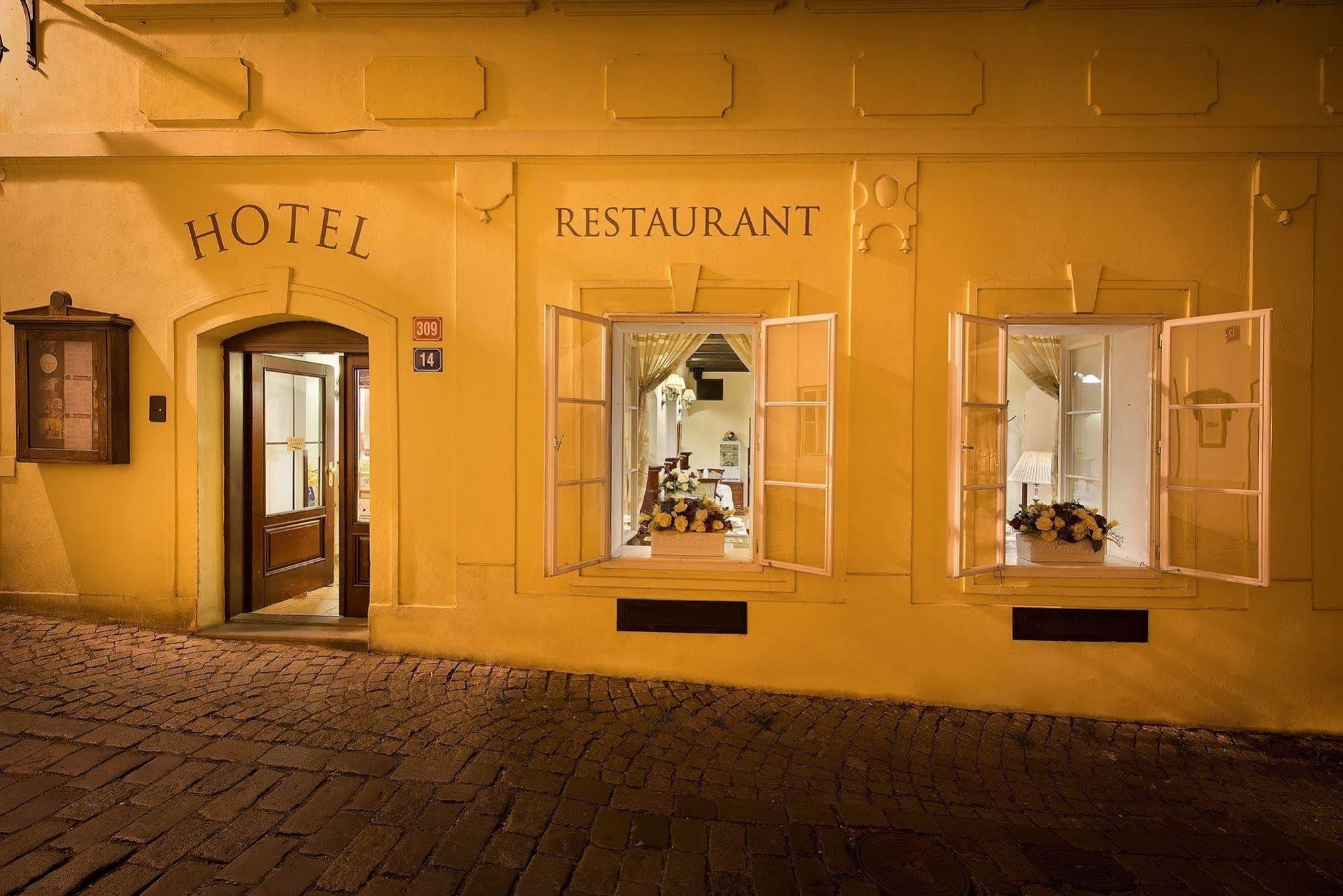 Boutique Constans 4*