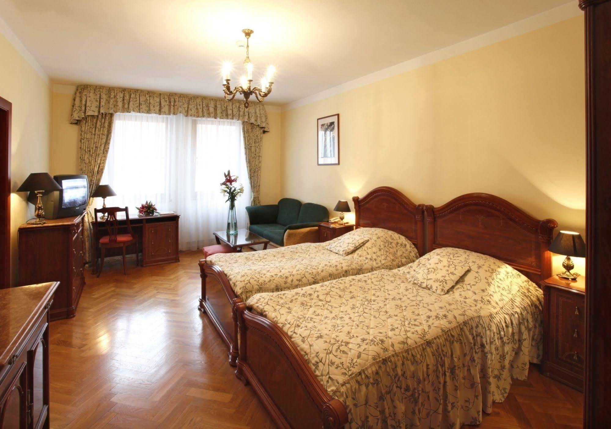 Hotell Boutique Constans 4*