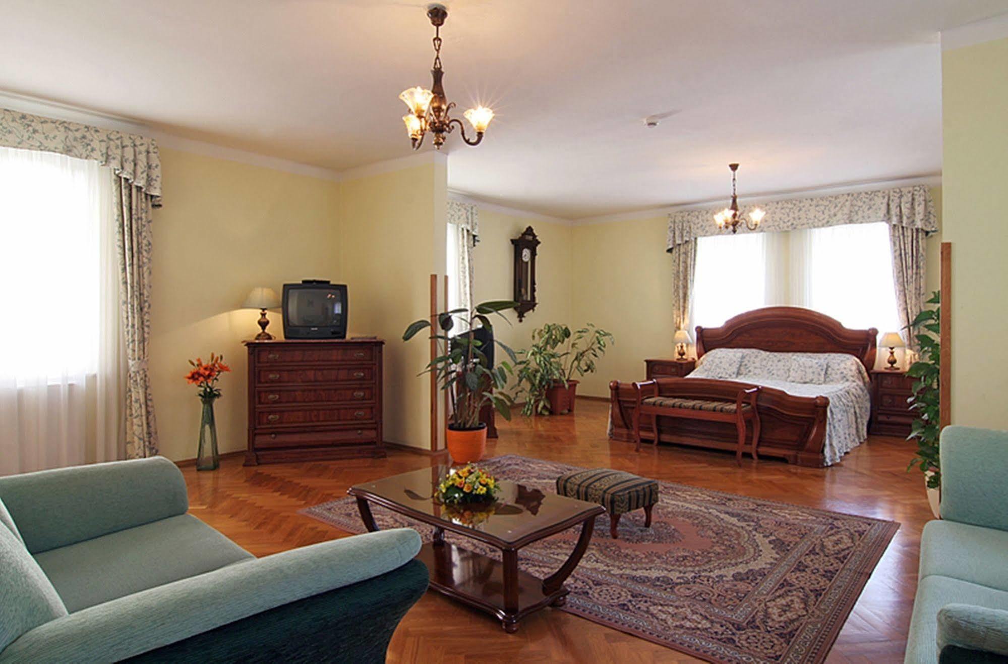 Boutique Constans 4* Prag