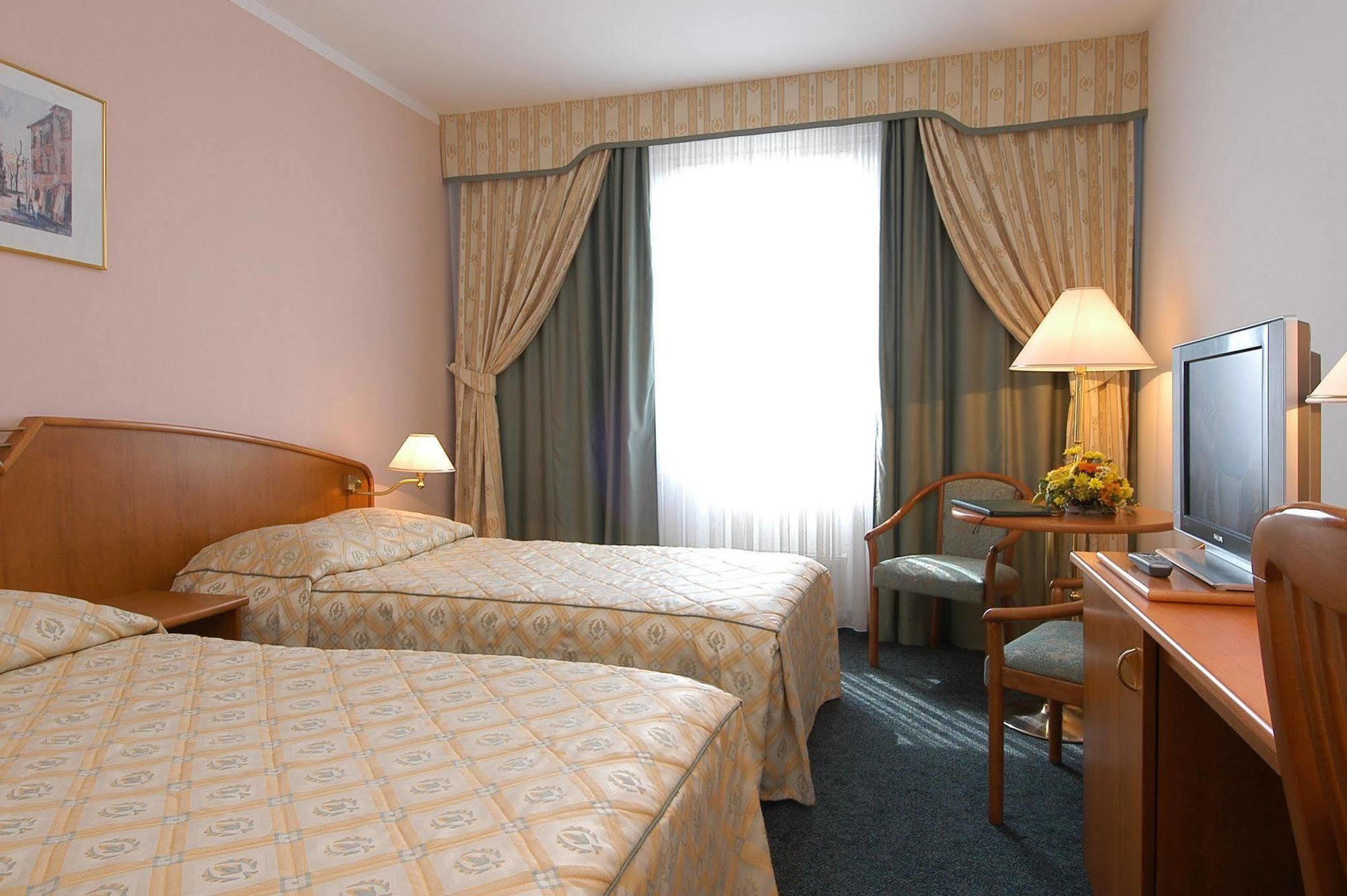Plaza Prague Hotel - Czech Leading Hotels 4* Prag