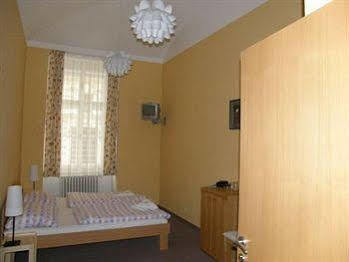Adler Prag