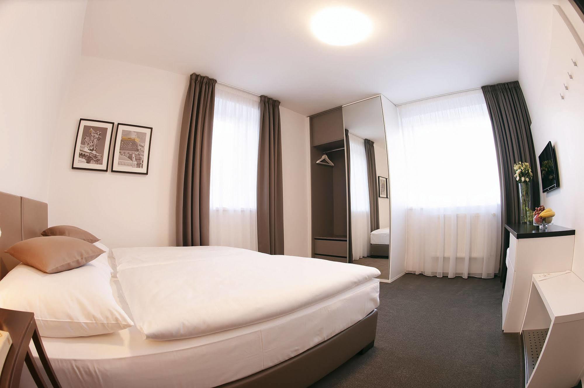 Na Vinici Gasthof Prag