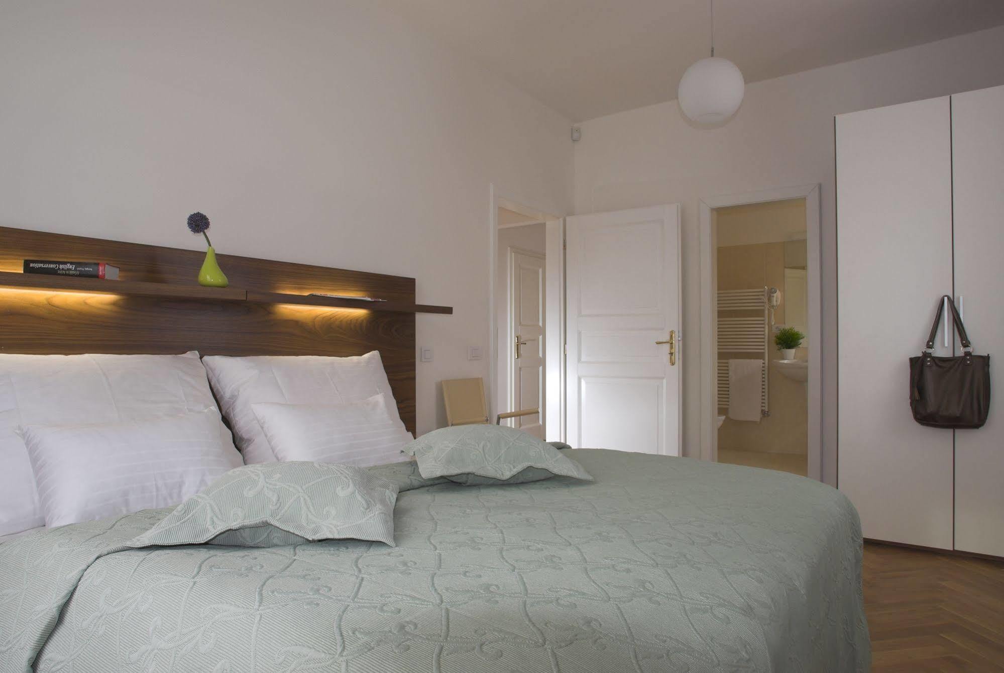 Apartment Karlova *