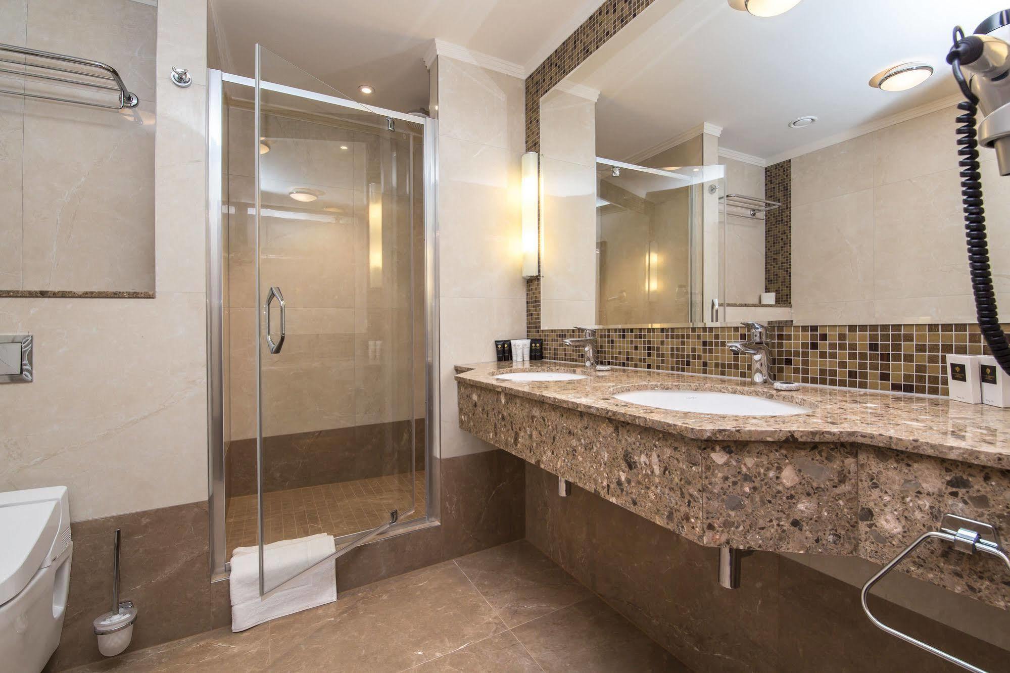 Merchants Crown Suites And Spa 5* Prag