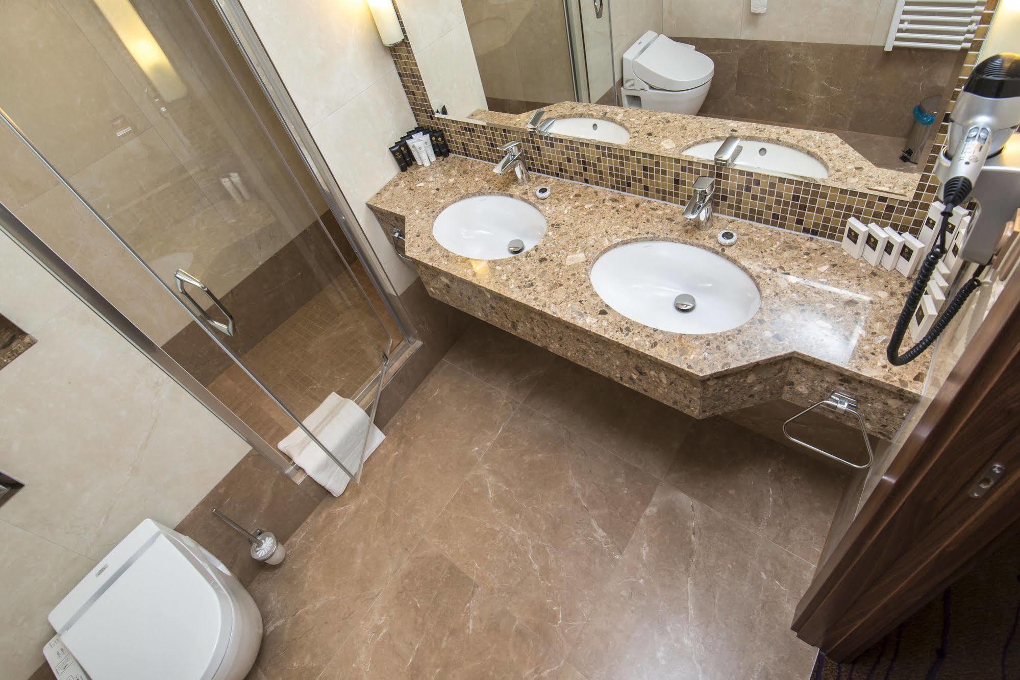 Hotel Merchants Crown Suites And Spa Prag
