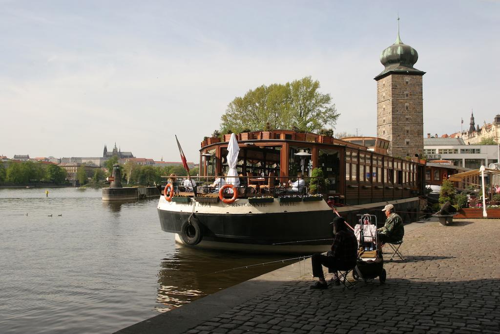 Boat Matylda Botel