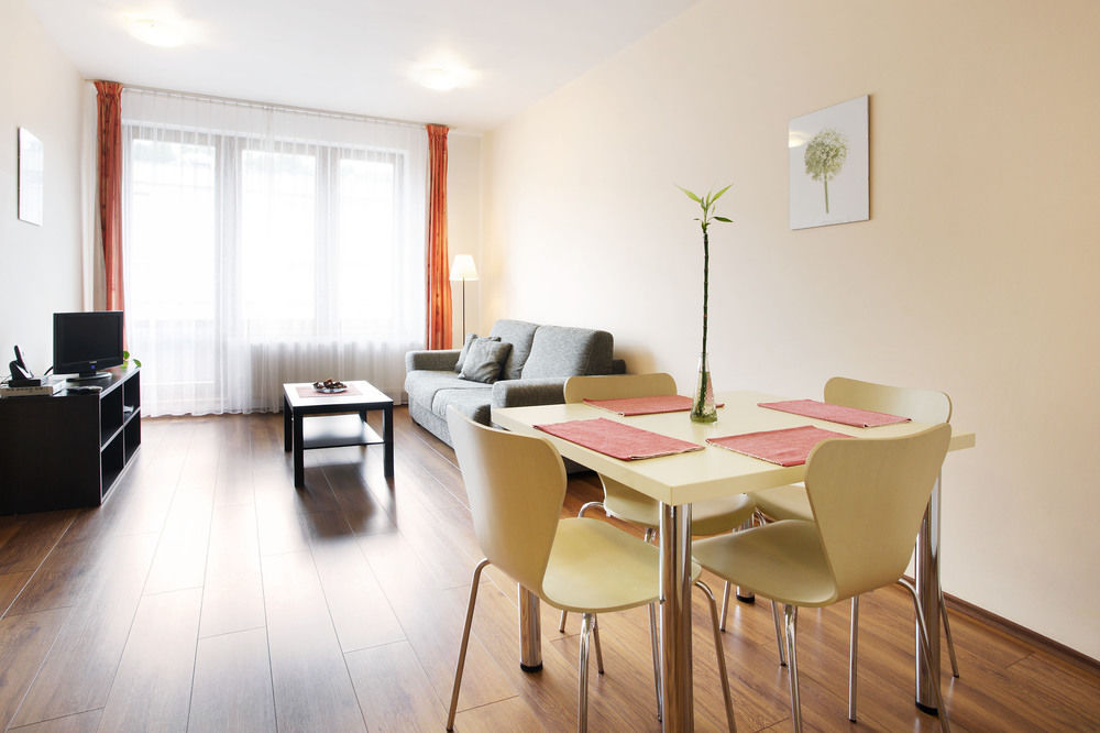 Apartment 3d *