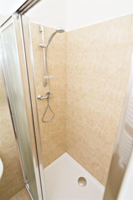 With 2 Bathrooms- 5 Minutes From Old Town - 102 M2 Lejlighed *