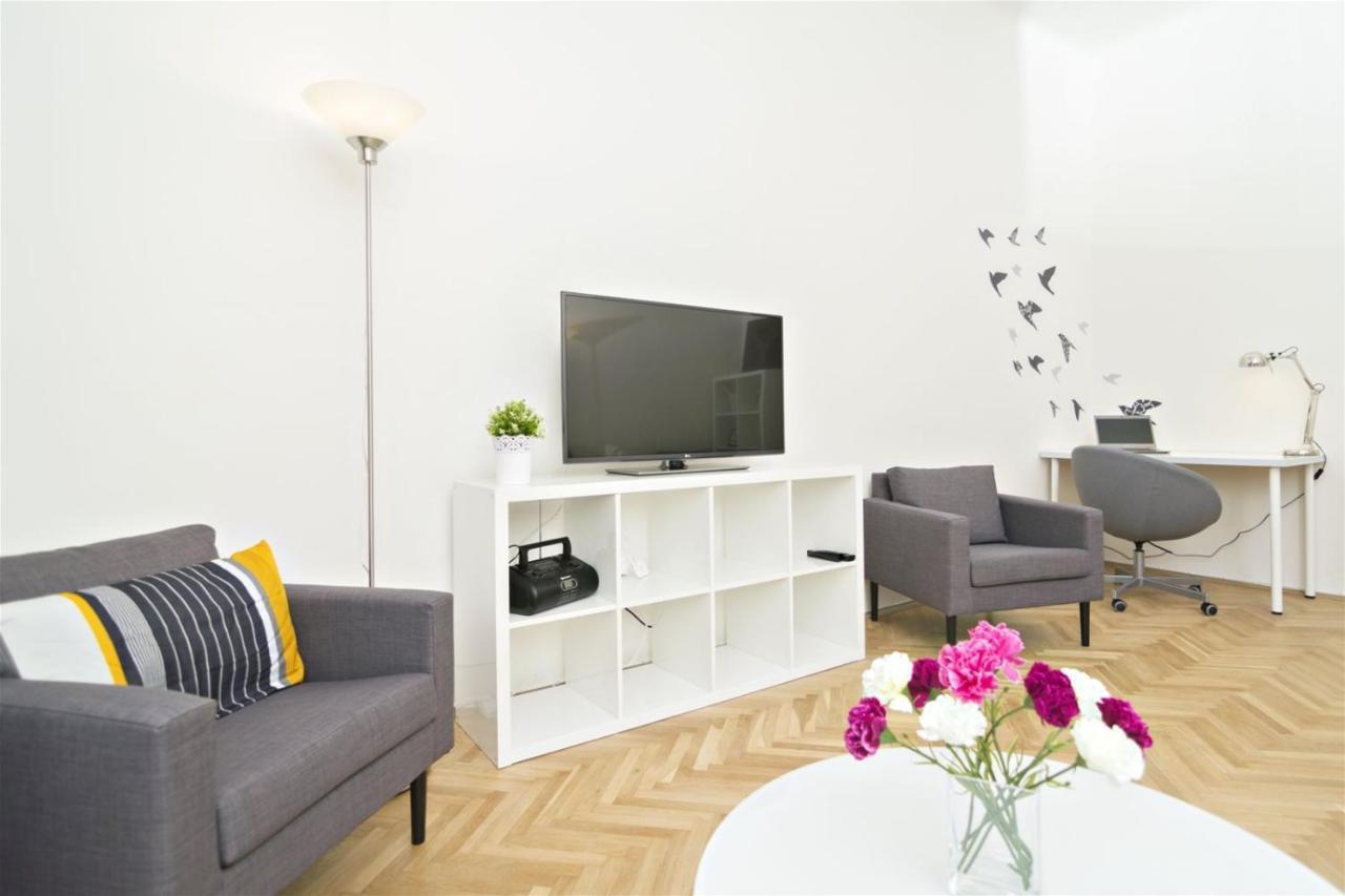 Lejlighed With 2 Bathrooms- 5 Minutes From Old Town - 102 M2 Prag