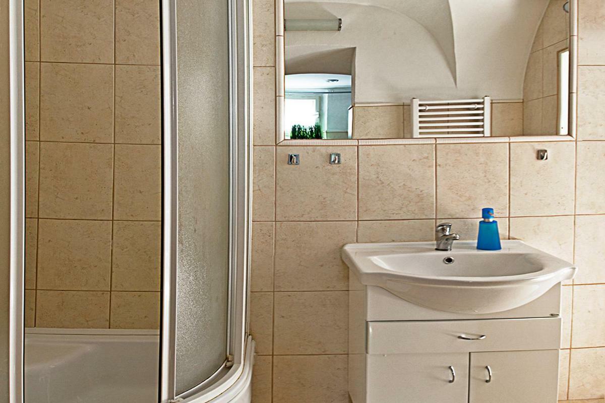 U Taisia Aparthotel *
