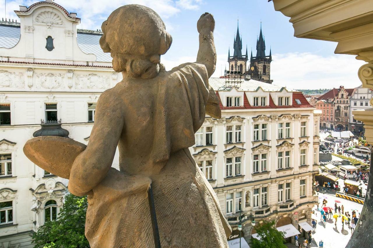 The Old Town Square & Parizska Apartment