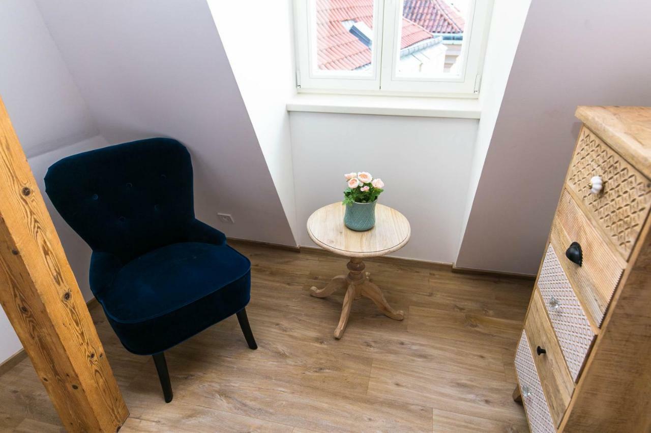 Apartment The Old Town Square & Parizska