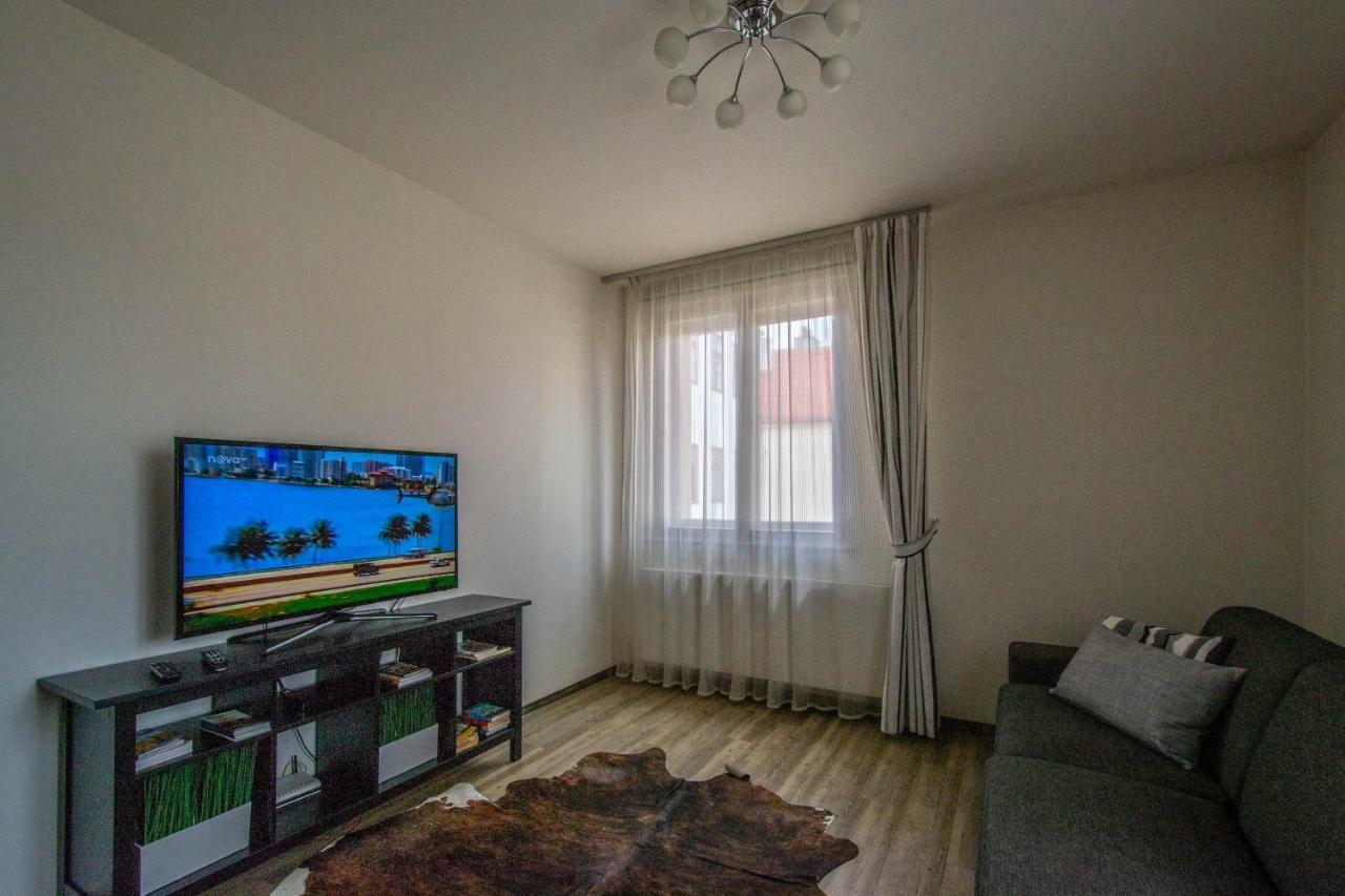Unique Charles Bridge 2bdr Apartment. Prag