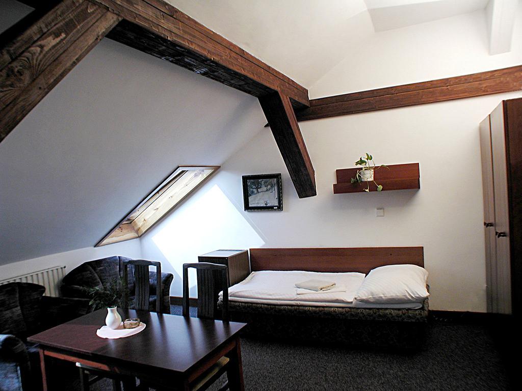 & Royal Standard Hotel