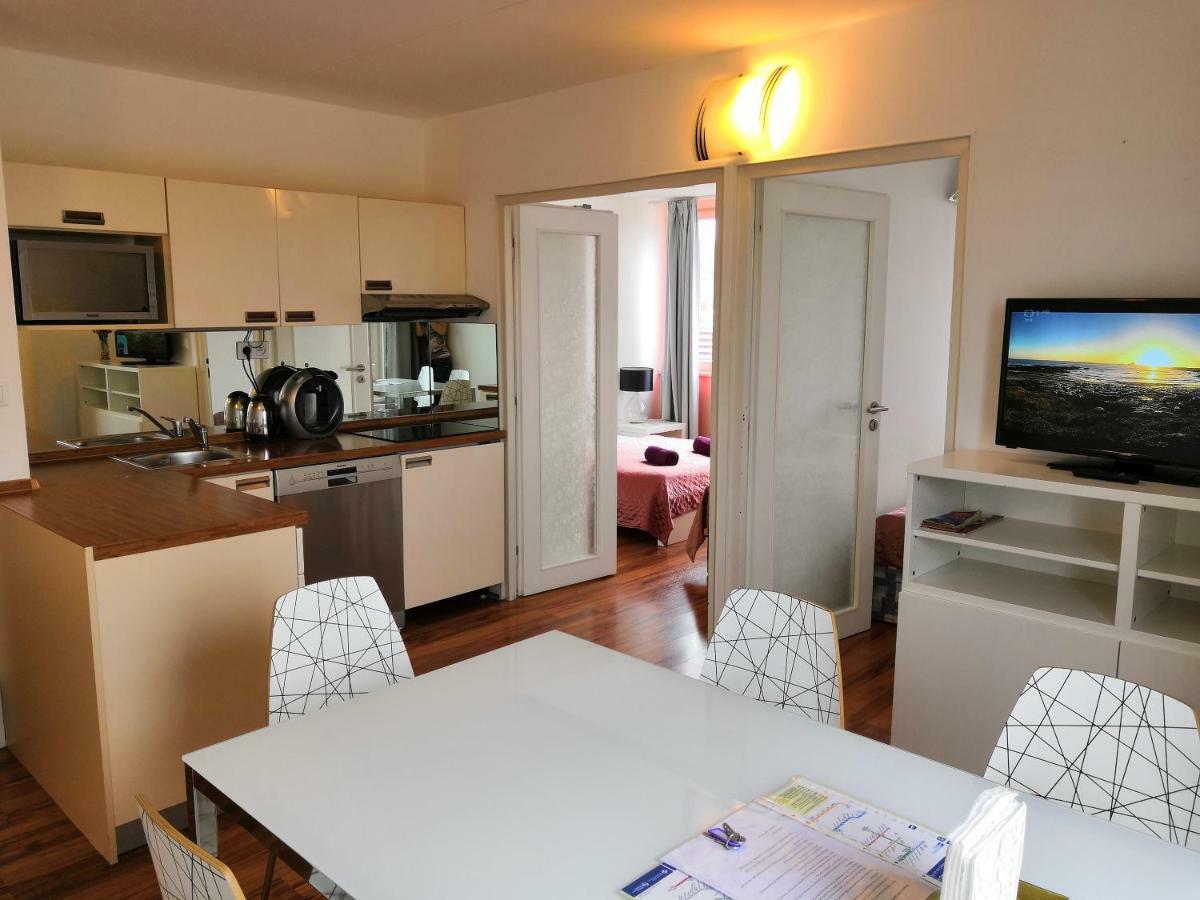 Golden Family Apartment