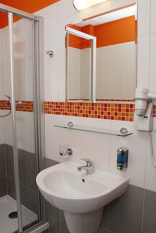 Hotell De Luxe 3*