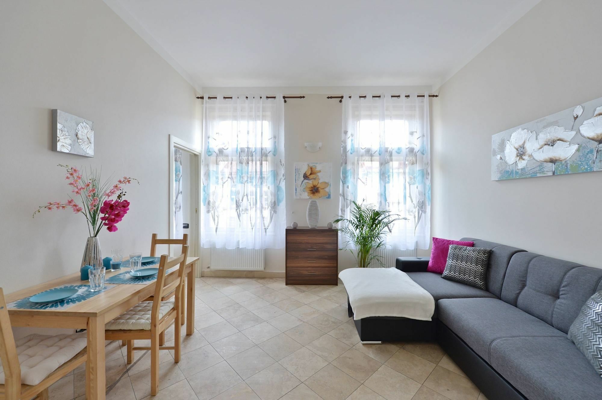 Aparthotel Legerova 33