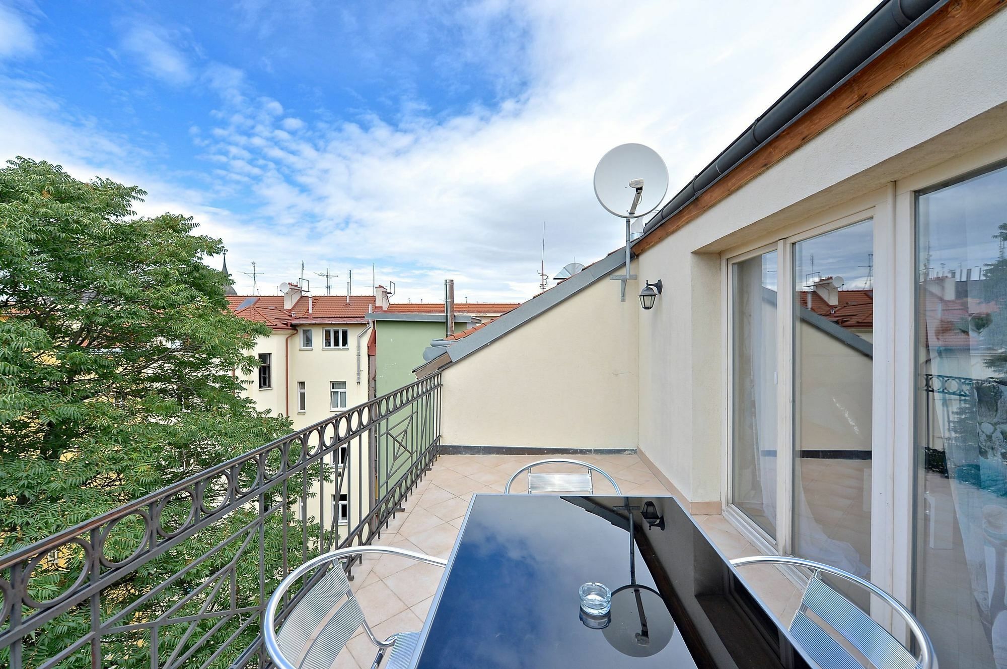 Aparthotel Legerova 33 3*