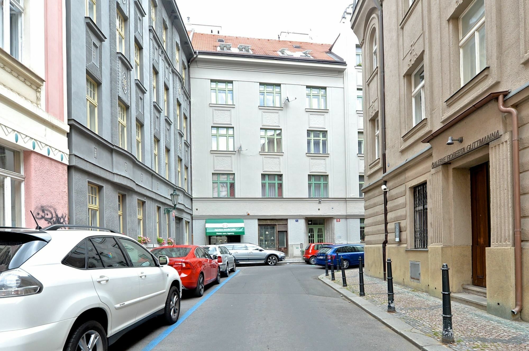 Legerova 33 Aparthotel