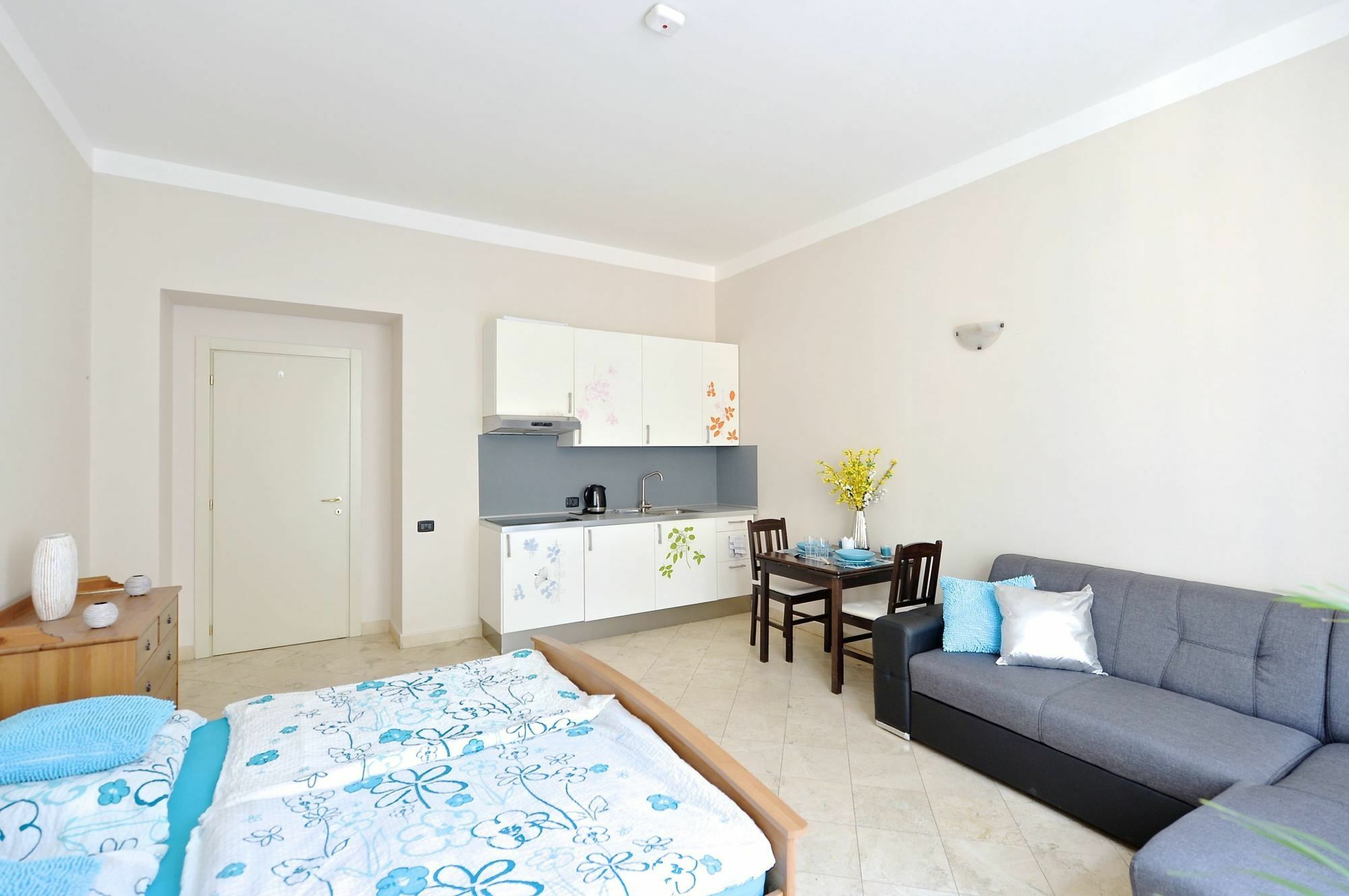 Aparthotel Legerova 33 3*