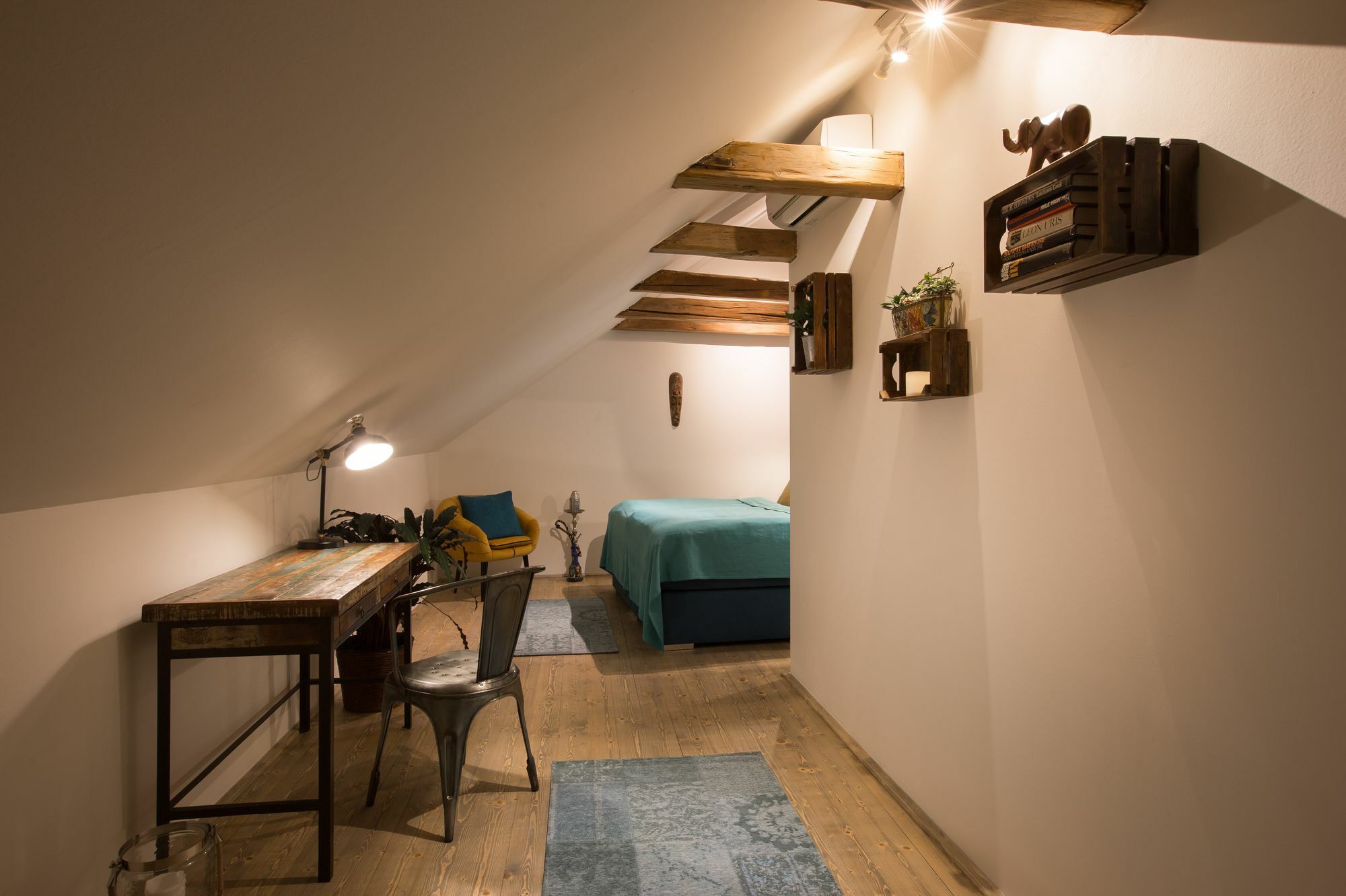 Gigantic Boho Chic 3 Bedroom 3 Bathroom Loft With Hanging Chair Lägenhet