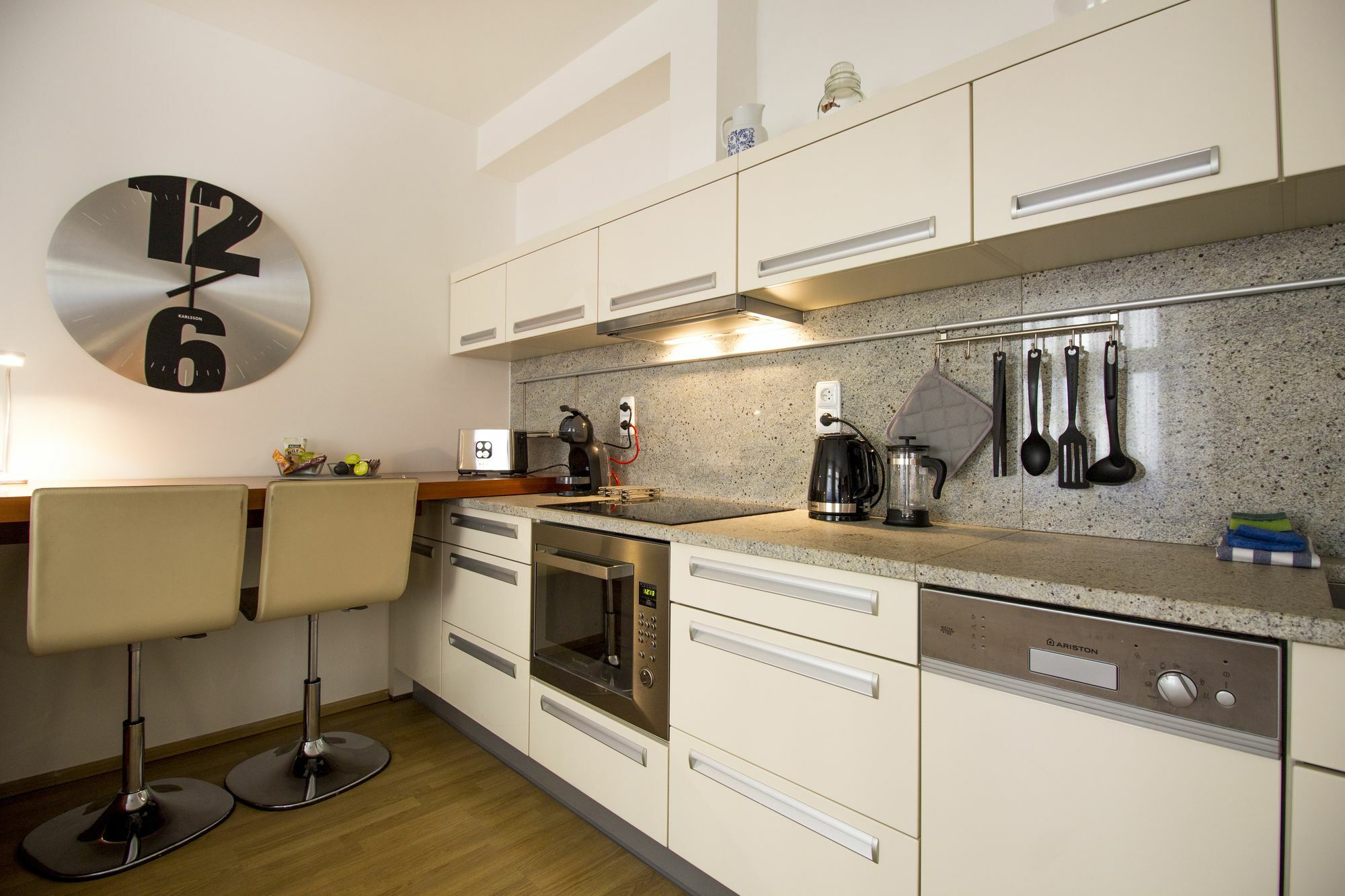 Luxurious Near Castle Apartment