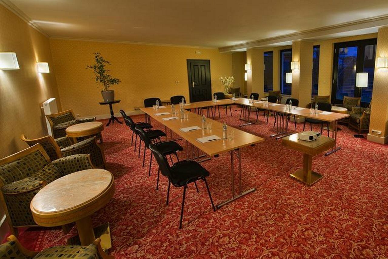 Angelis Hotel 4*