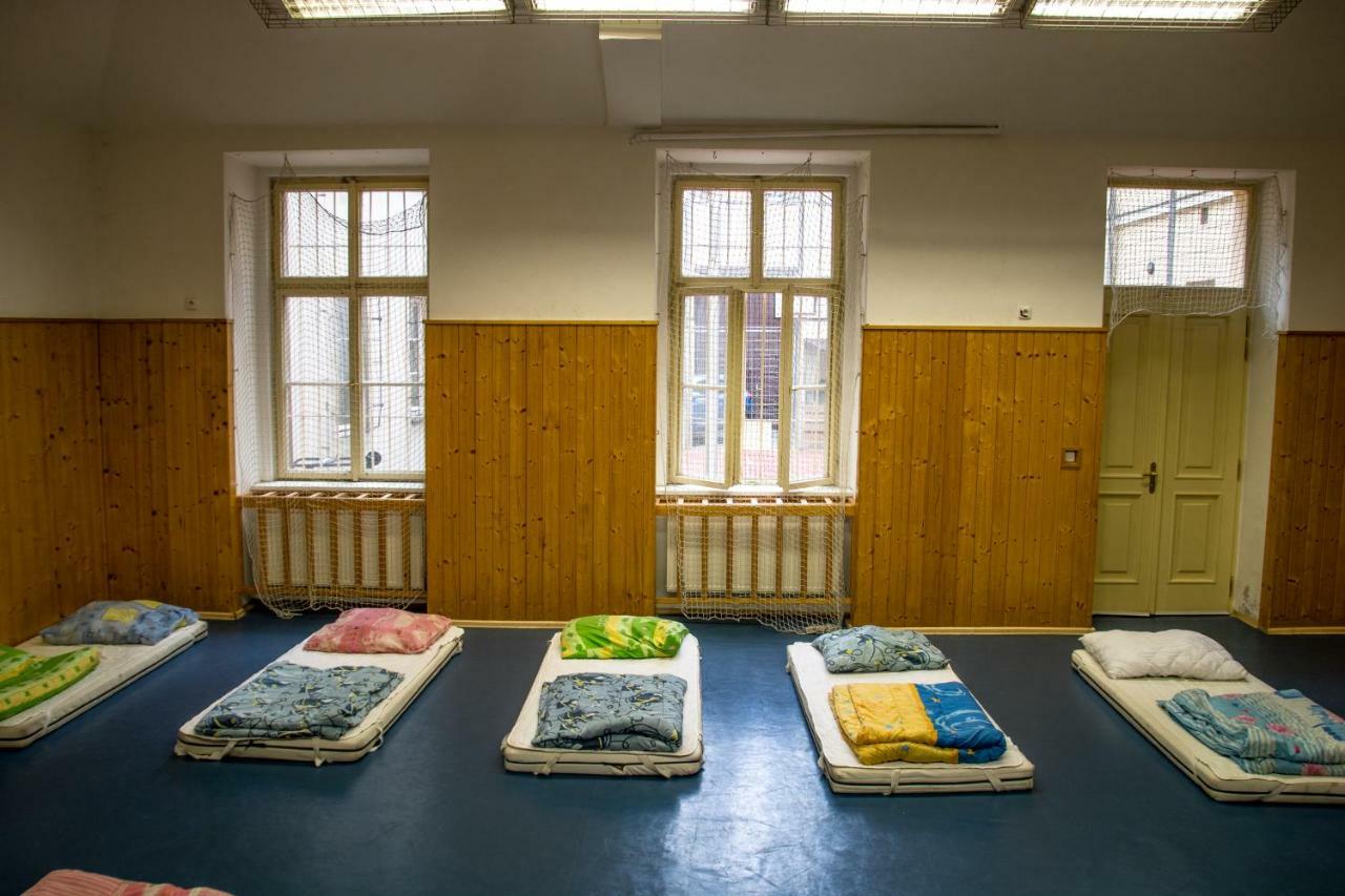 Hostel In School *