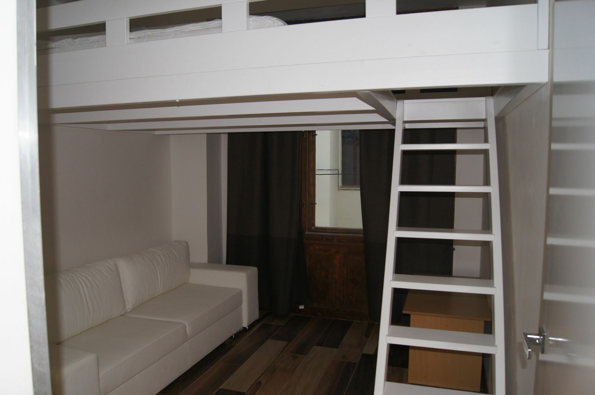 Old Town Jewel Apartment