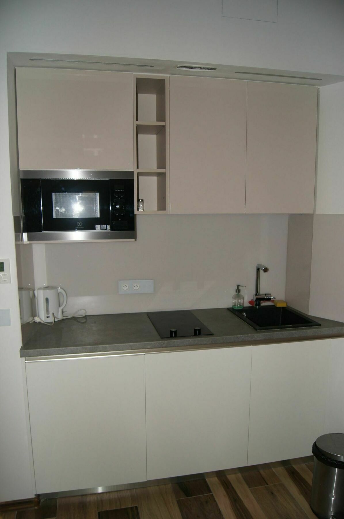 Old Town Jewel Apartment *
