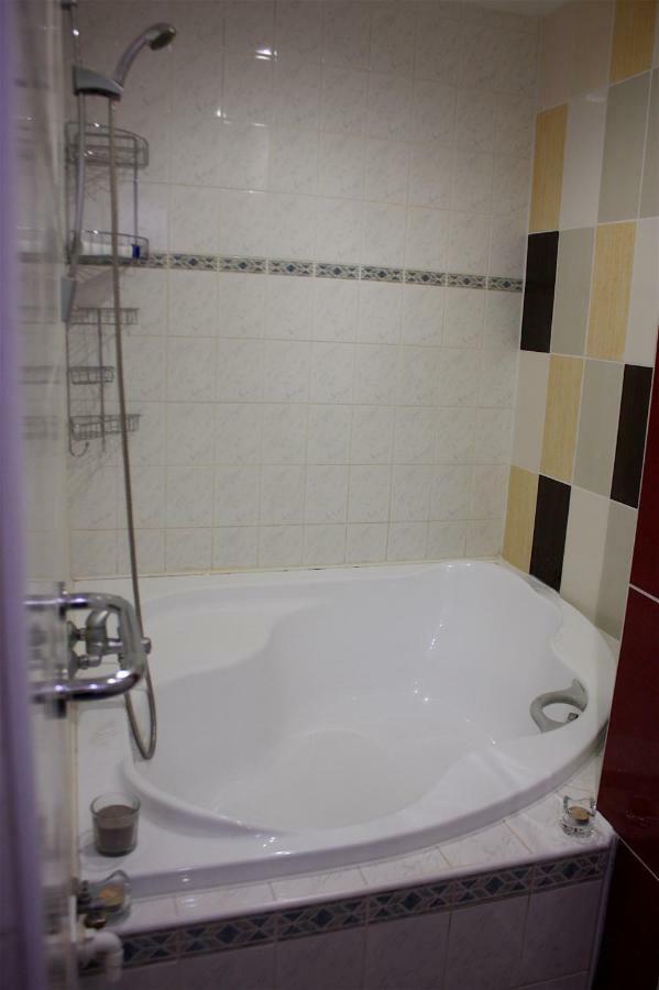 Spacious Charles Bridge Apt In The Heart Of