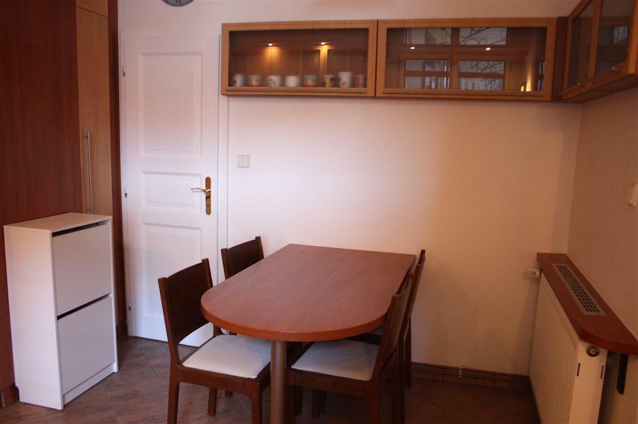 Spacious Charles Bridge Apt In The Heart Of Apartment