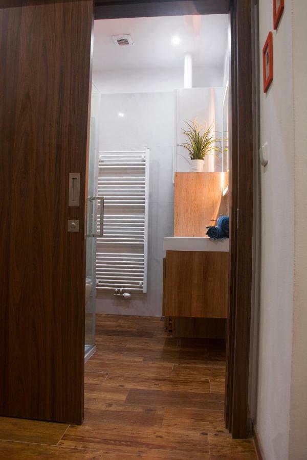 Premyslovska - 2 Bathrooms Apartment