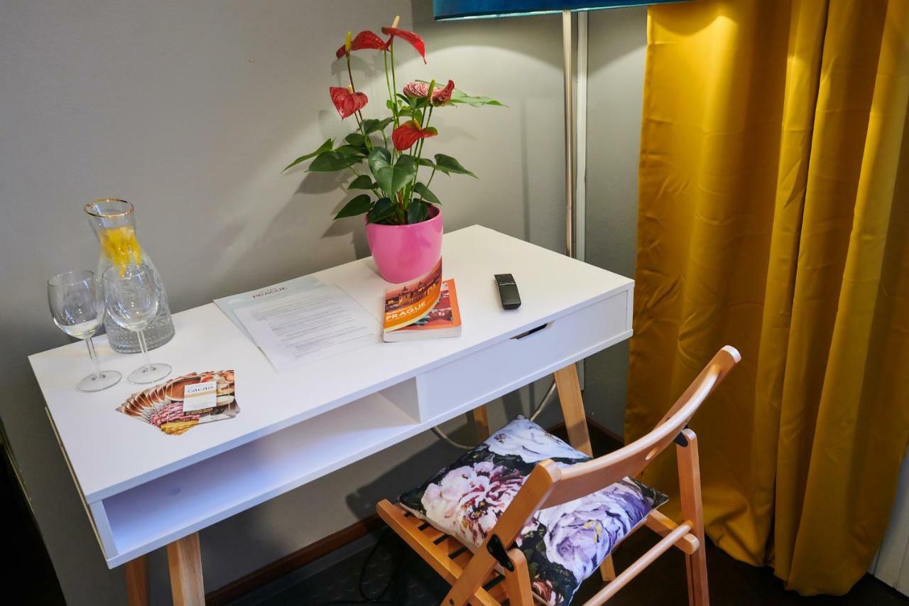 Old Town Apartment *