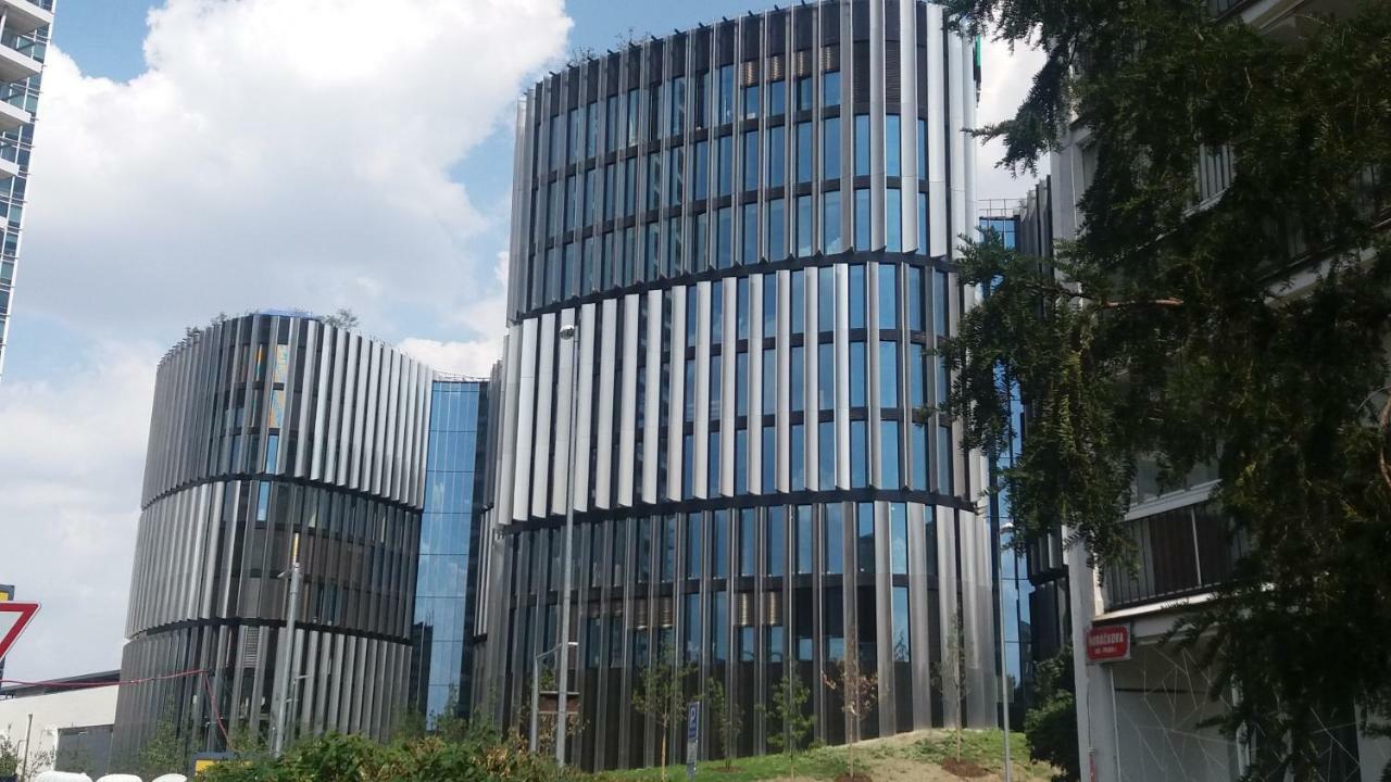 H+ Apartman Letiste Lägenhet *