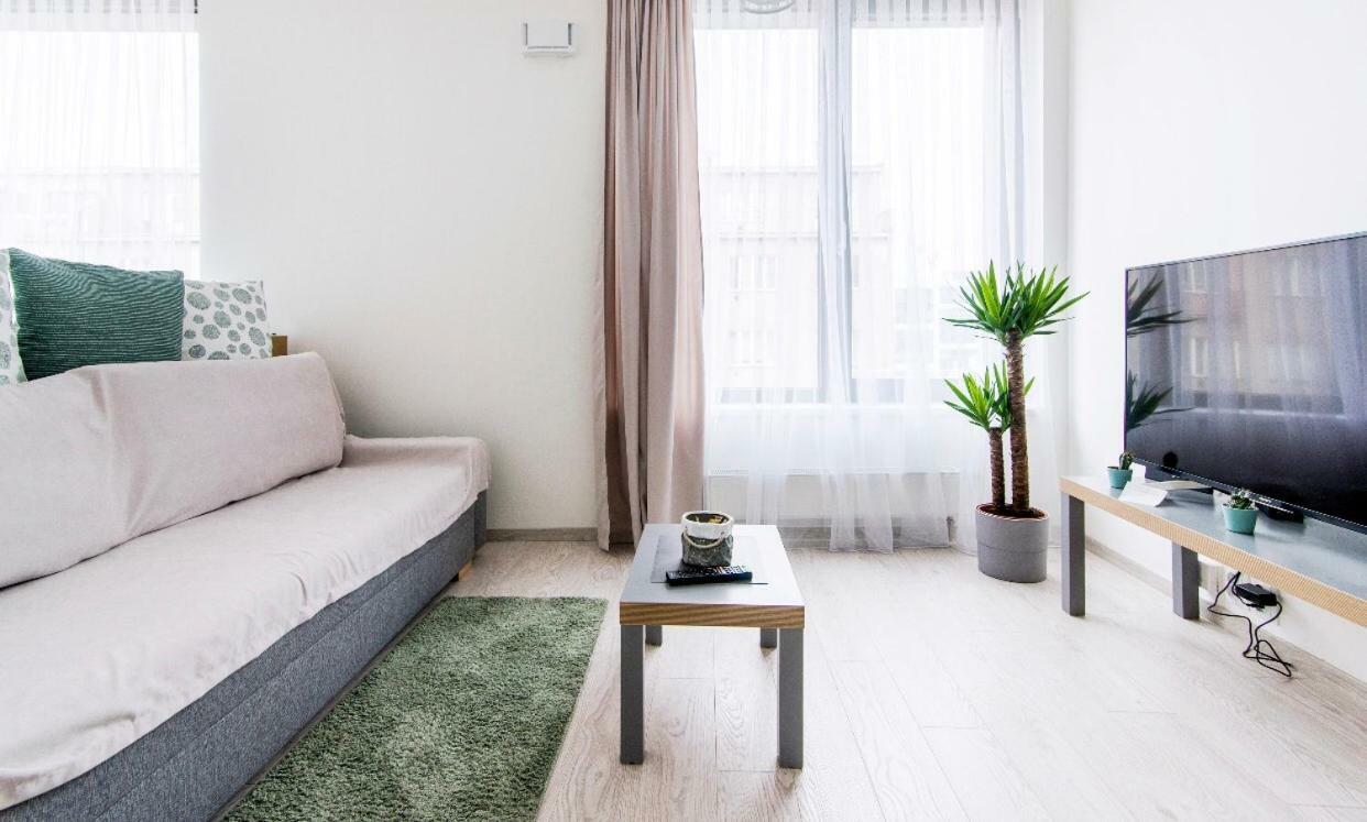 Apartment Free Parking In Garage Karolina Plazza, New Cosy With Need *