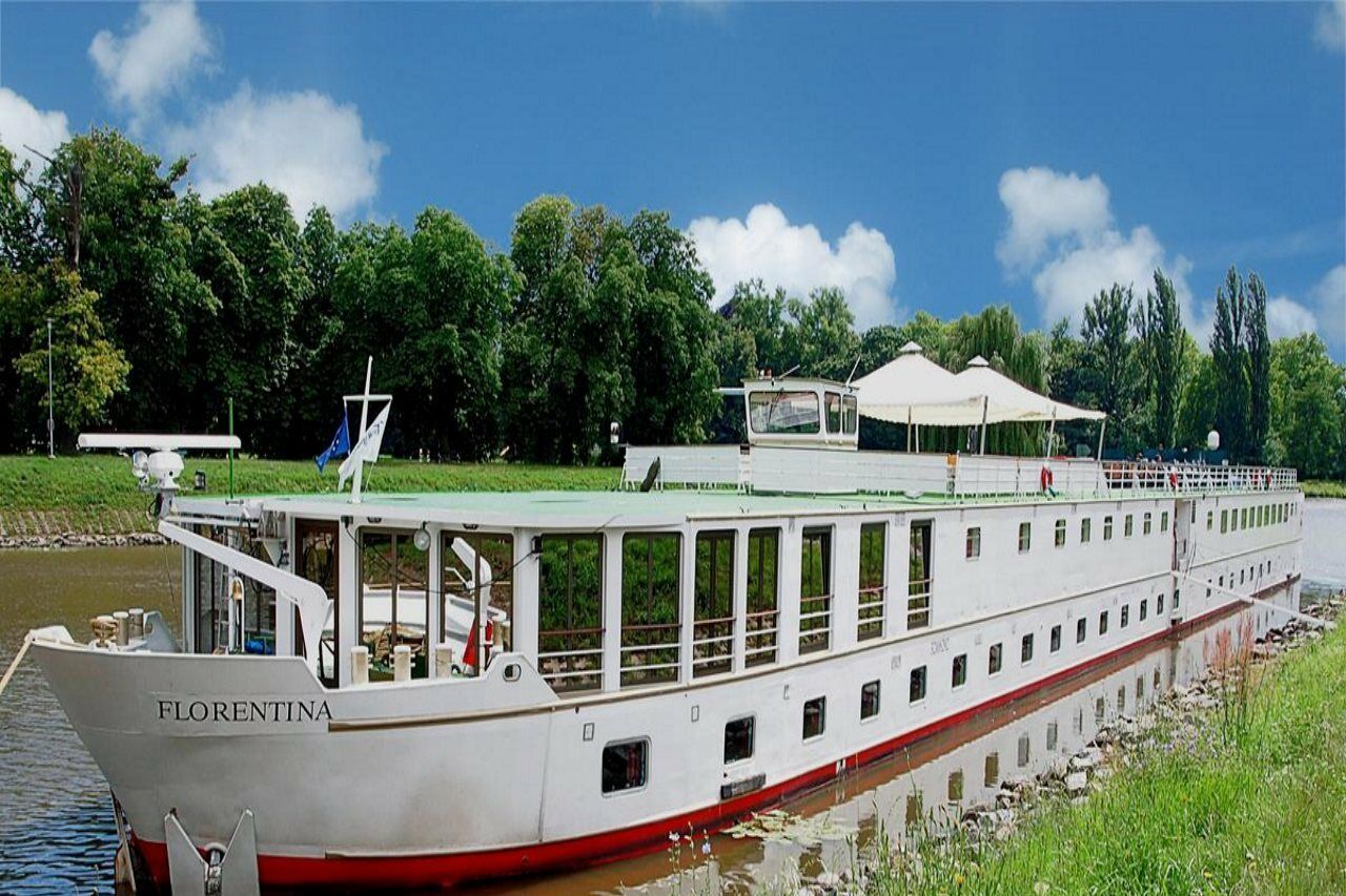 Florentina Boat