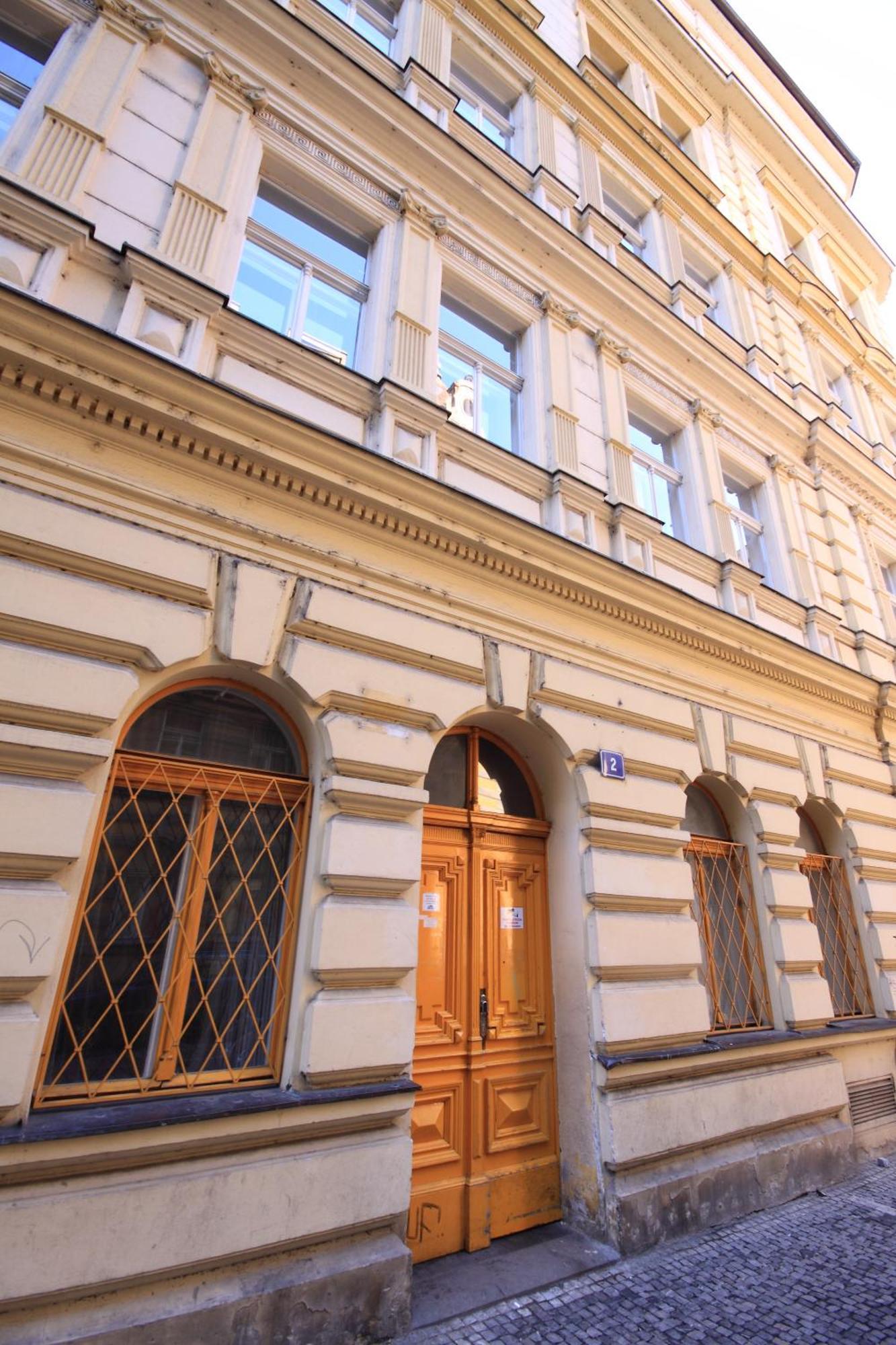Leo Old Town Apartment