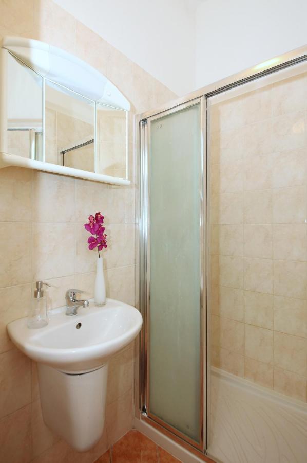 With 2 Bathrooms- 5 Minutes From Old Town - 102 M2 Prag