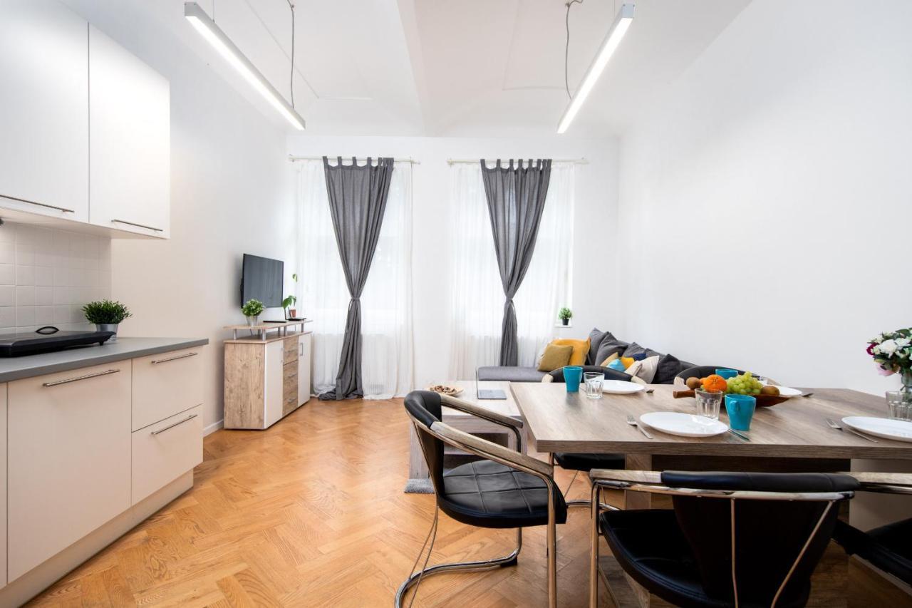 Park Karlin Apartment *