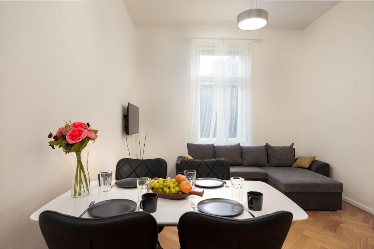 Park Karlin Apartment *