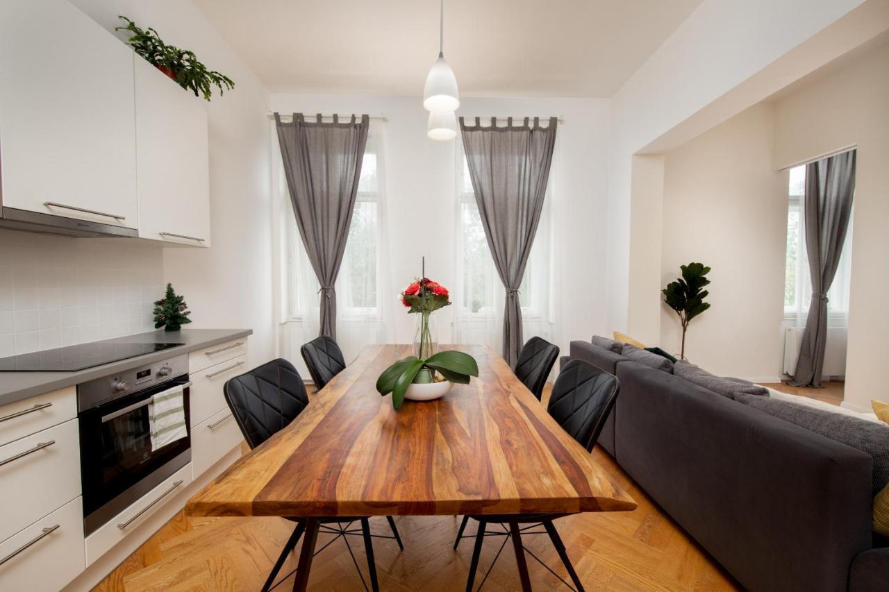 Park Karlin Apartment