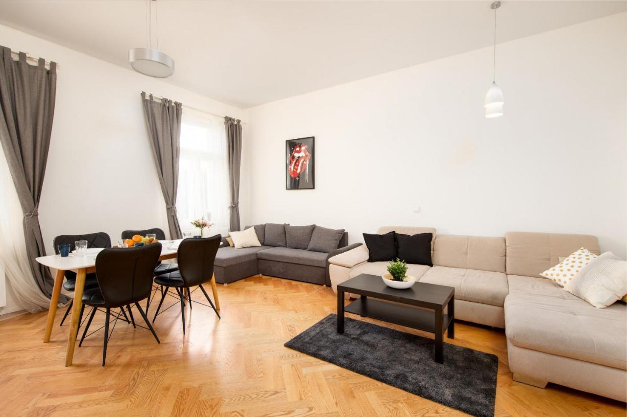 Apartment Park Karlin *